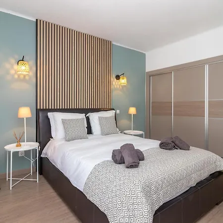 Casa Moinho - Stylish 2 Bedroom Townhouse 펜션